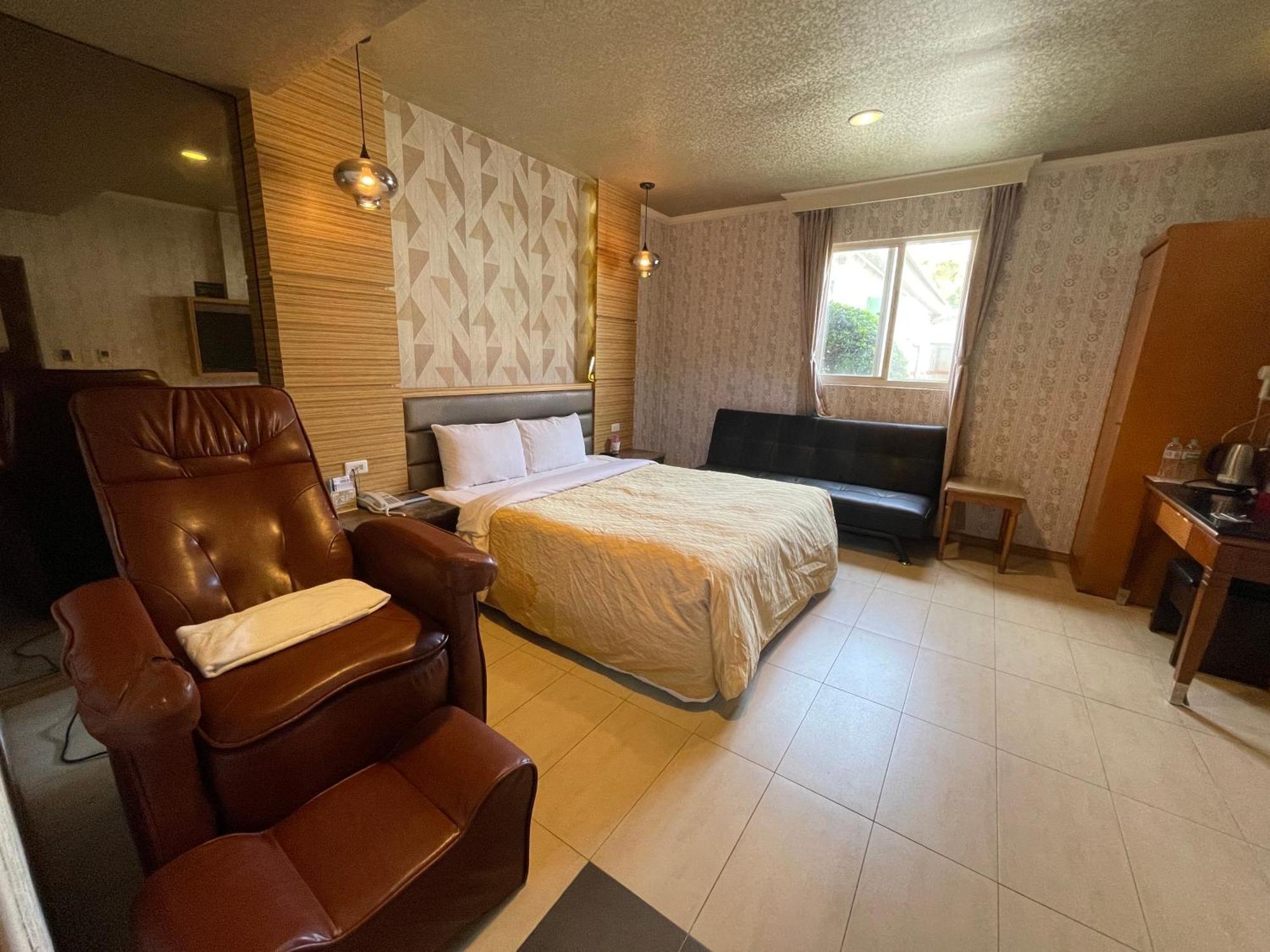 Treasure Island Motel - Renwu Kao-siung Exteriér fotografie